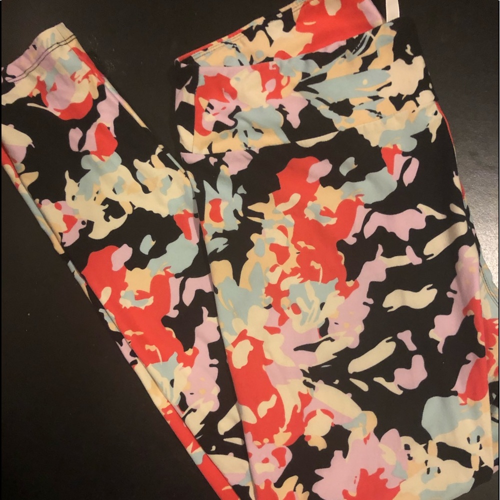Lularoe tall and curvy leggings